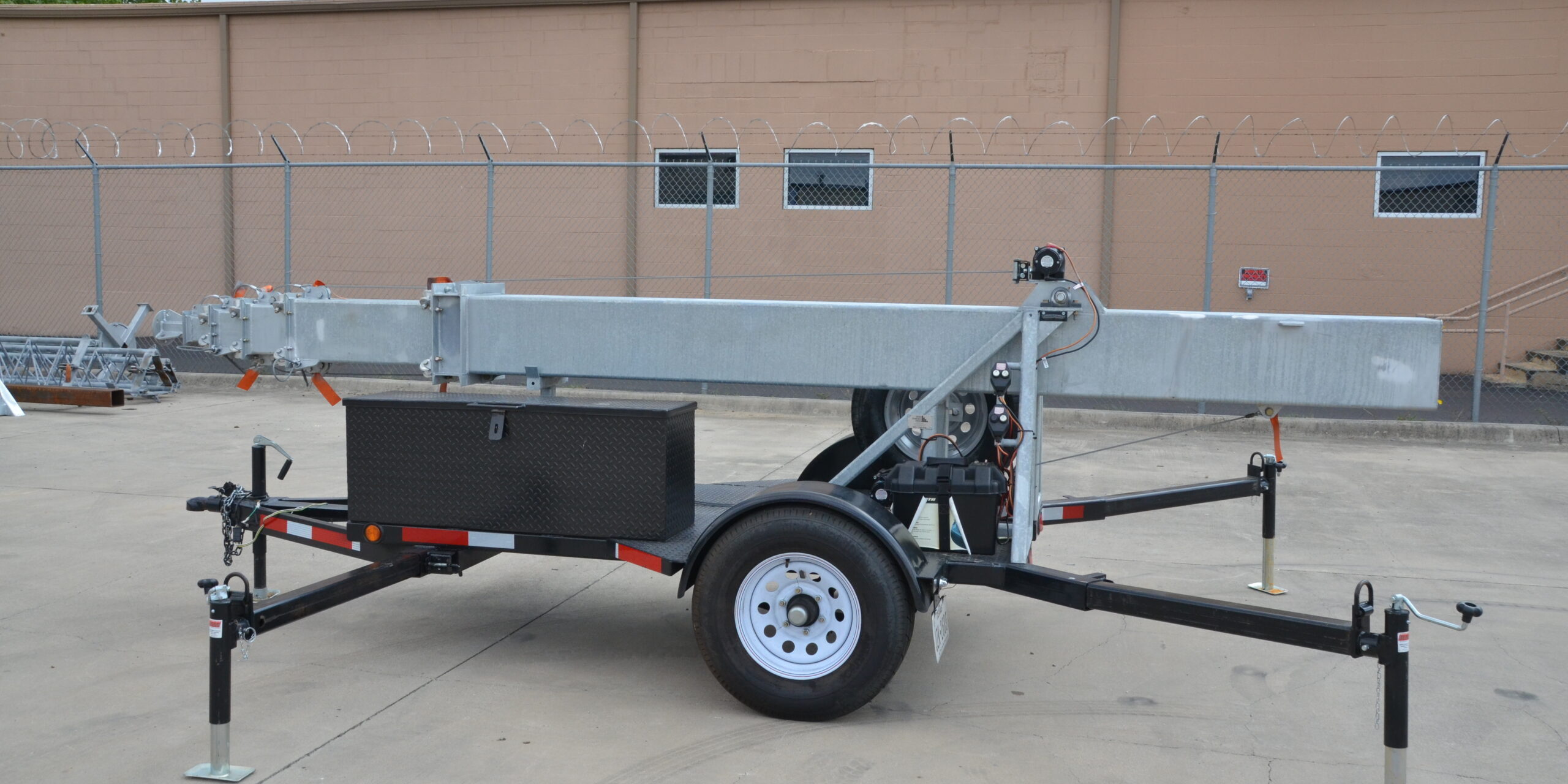 60′ mini Make Life Easier with Our Mini Cell Phone Tower