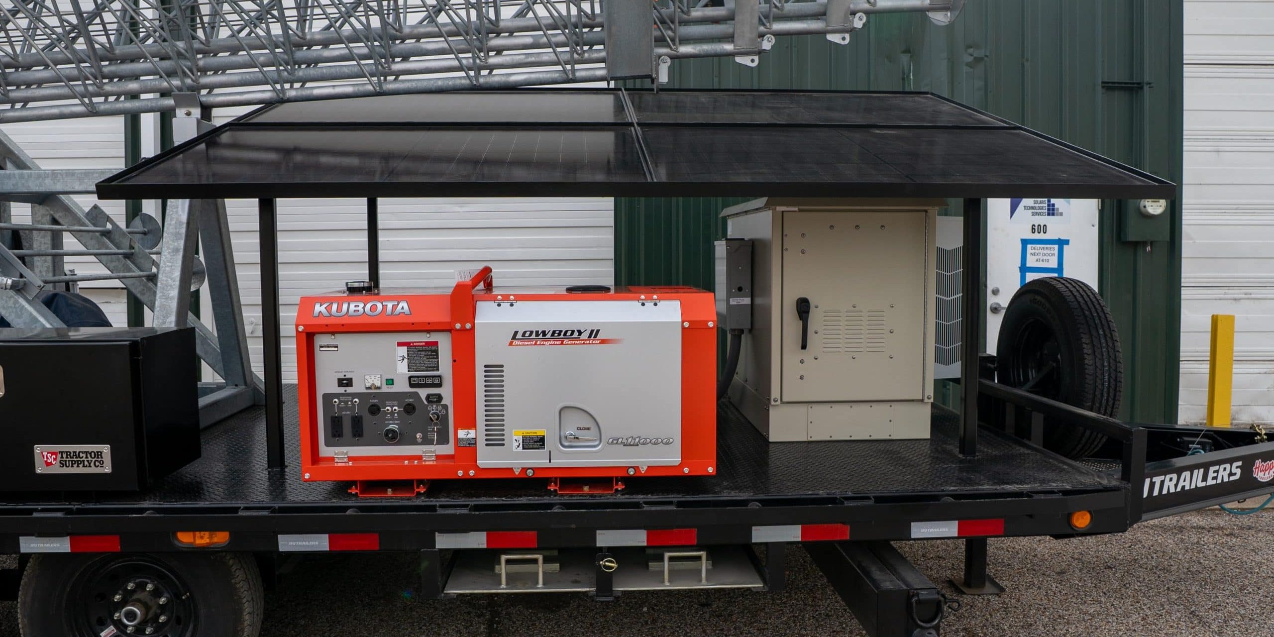 Solaris-17 Solaris Hybrid Power Tower provides off-grid connectivity with integrated solar, battery, and generator power solutions.